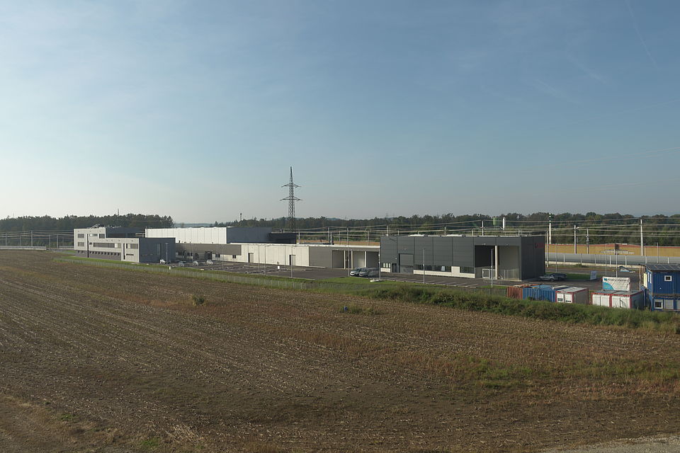 Livebild Baukamera 1 - Webcam 'Gesamtpanorama nach Süden' - Baustelle Neubau Anlagen-Service-Center (ASC) Werndorf (ca. 5 Minuteninterval)